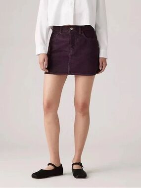 Levi’s Icon Skirt - size 26, corduroy- 100% cotton, color purple